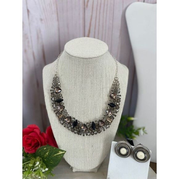 Silver Rhinestone and black rhinestone cluster necklace and earring set - Picture 1 of 7